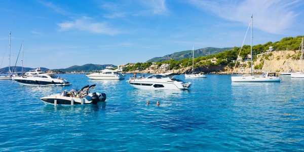 Mood Yacht Charter Southwest